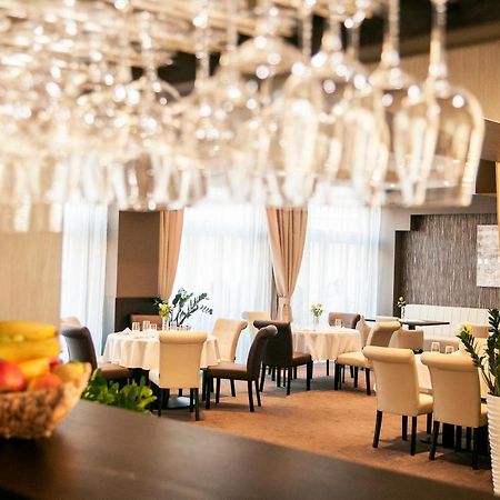 Azul Hotel & Restaurant パルティザンスケ エクステリア 写真